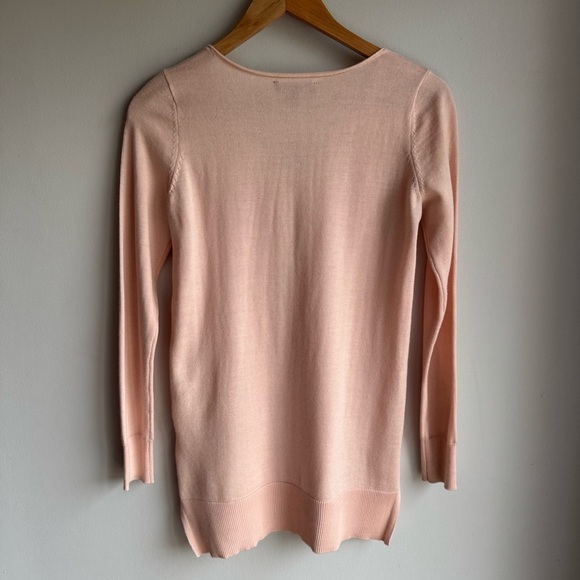 Ann Taylor Merino Wool Blend Lightweight Sweater Sz S Baby Pink V-Neck Preppy - Picture 7 of 12